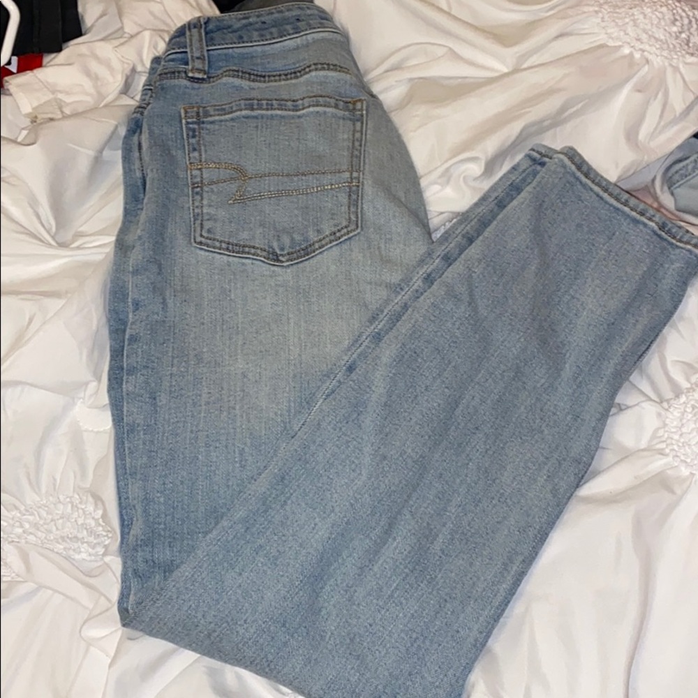 Super cute American eagle mom jeans